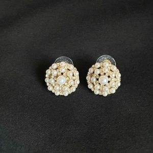 Imitation pearl stud earrings, costume jewelry